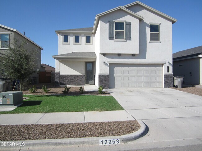 12253 Desert Cliff Ct in El Paso, TX - Foto de edificio - Building Photo