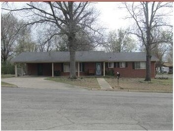 200 Zulkey St in Sallisaw, OK - Building Photo - Building Photo