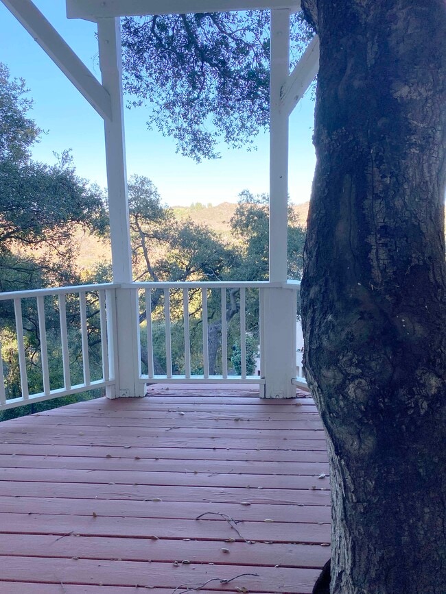 21980 Alta Dr, Unit Guest Suite with 2 Decks in Topanga, CA - Building Photo - Building Photo