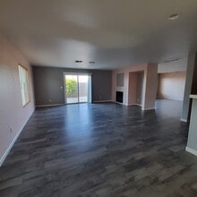 1560 Maryclair Dr in Olivehurst, CA - Building Photo - Building Photo
