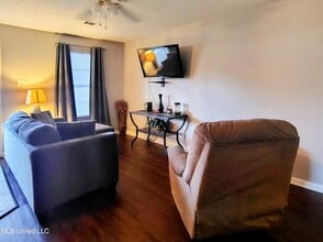 5080 Gautier Vancleave Rd, Unit E7 in Gautier, MS - Building Photo - Building Photo