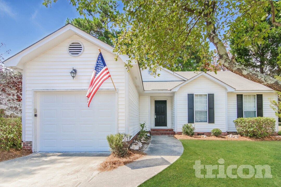 225 Salusbury Ln in Columbia, SC - Building Photo