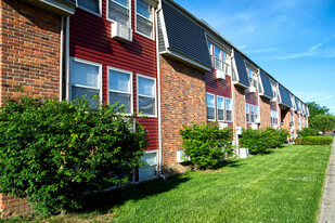 Colonial Court Apartments