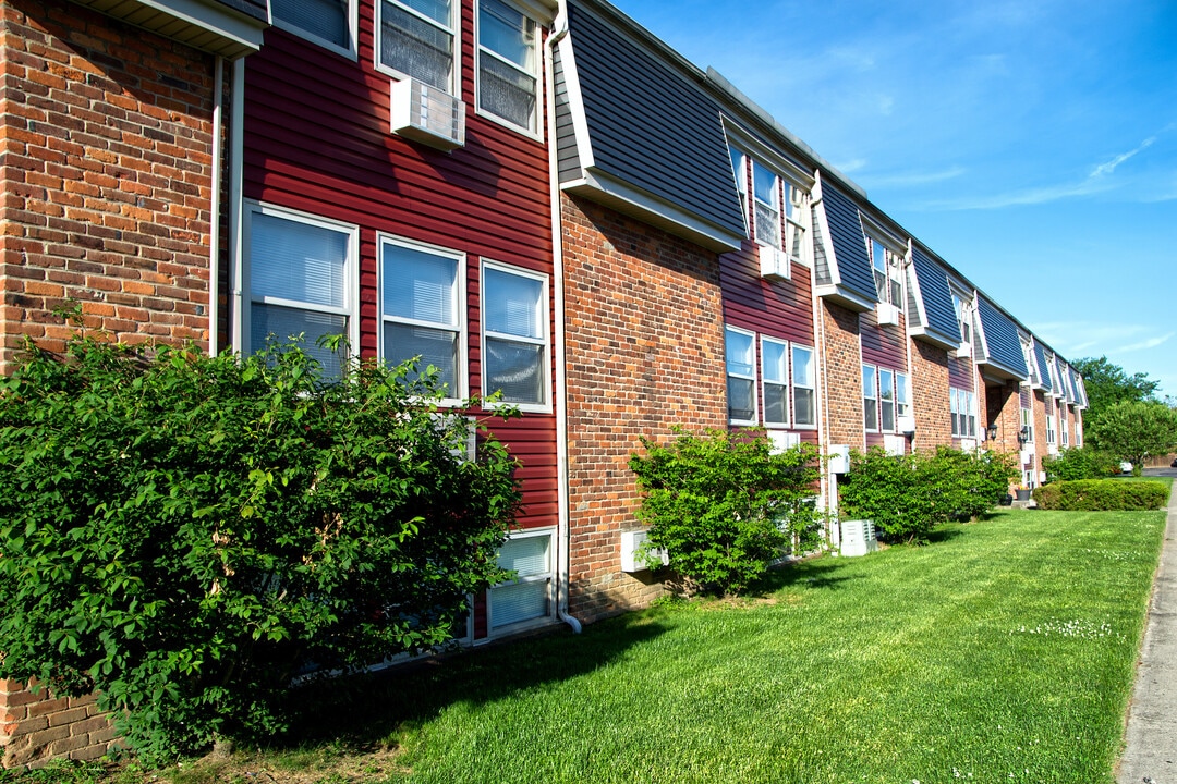 Colonial Court in Dayton, OH - Foto de edificio