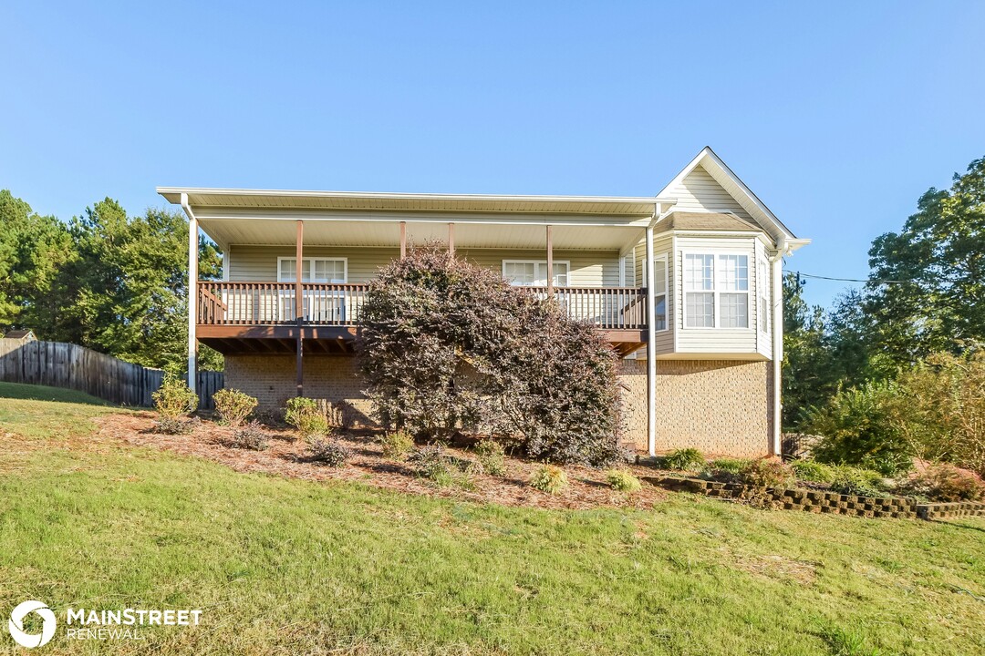 40 Olivia Dr in Trussville, AL - Building Photo