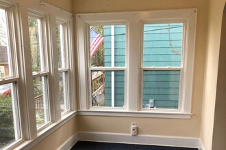 137 Grosvenor St in Athens, OH - Building Photo - Building Photo