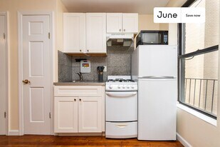 1365 1st Ave, Unit A in New York, NY - Building Photo