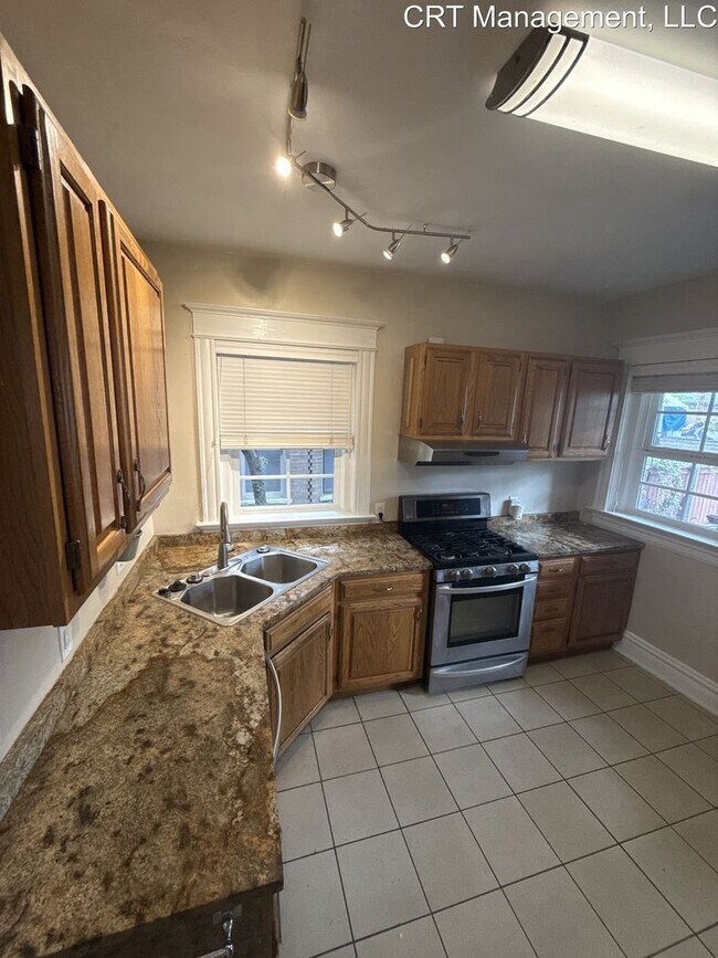 1300 Steele St in Denver, CO - Building Photo - Building Photo
