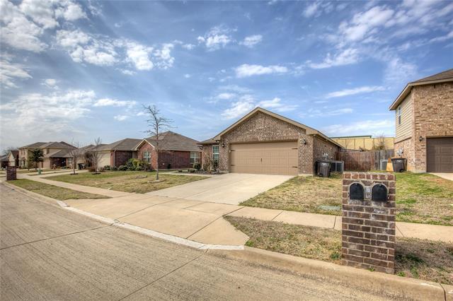 3104 Middleview Rd in Fort Worth, TX - Foto de edificio - Building Photo