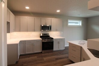 3757 Barbera St in Richland, WA - Building Photo - Building Photo