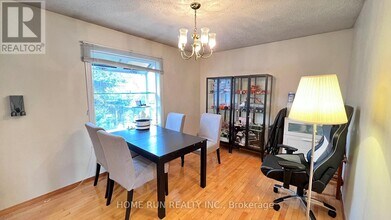 960 Cahill Dr W in Ottawa, ON - Building Photo - Building Photo