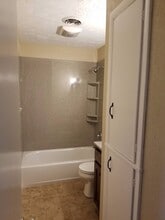 5919 Rosewood Dr in Great Bend, KS - Building Photo - Building Photo