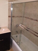 1034 Hyperion Ave in Los Angeles, CA - Building Photo