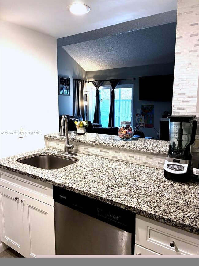 2024 Champions Way in North Lauderdale, FL - Building Photo - Building Photo