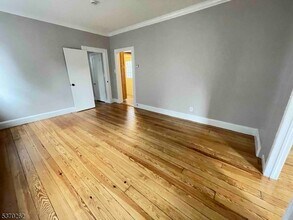 20 Gould St in Verona, NJ - Building Photo - Building Photo