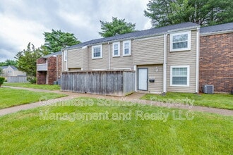 1705 Granville Rd in Franklin, TN - Foto de edificio - Building Photo