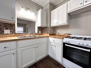 1768 Elwood St in Muskegon, MI - Building Photo - Building Photo