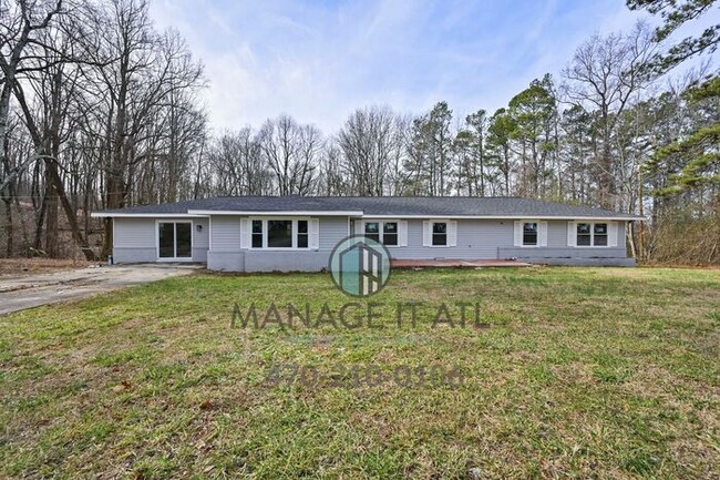 property at 2762 Candler Rd