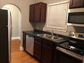 215 Melrose Ct in Iowa City, IA - Building Photo