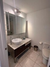 218 SE 14th St in Miami, FL - Foto de edificio - Building Photo