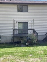 140 Thompson St in East Haven, CT - Building Photo - Building Photo