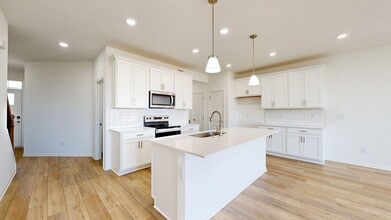 5557 E Spaniel Dr in Ann Arbor, MI - Building Photo - Building Photo