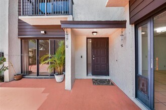 3199 Cocoplum Cir in Coconut Creek, FL - Building Photo - Building Photo