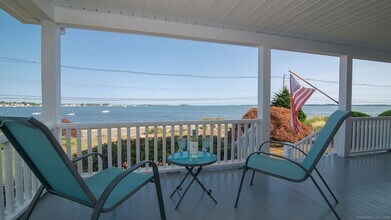 86 E Shore Ave in Groton, CT - Building Photo - Building Photo