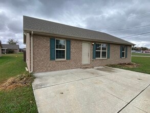 367 Hendrixson Dr in Manchester, TN - Building Photo - Building Photo