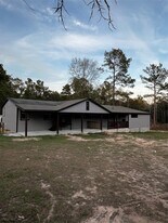 363 Brittany Ln in Cleveland, TX - Building Photo