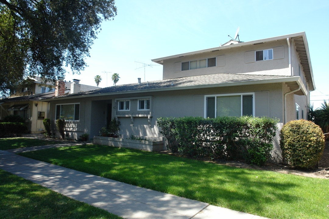 347-367 Auburn Way in San Jose, CA - Foto de edificio