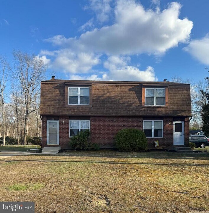 210 1st Ave in Sicklerville, NJ - Building Photo