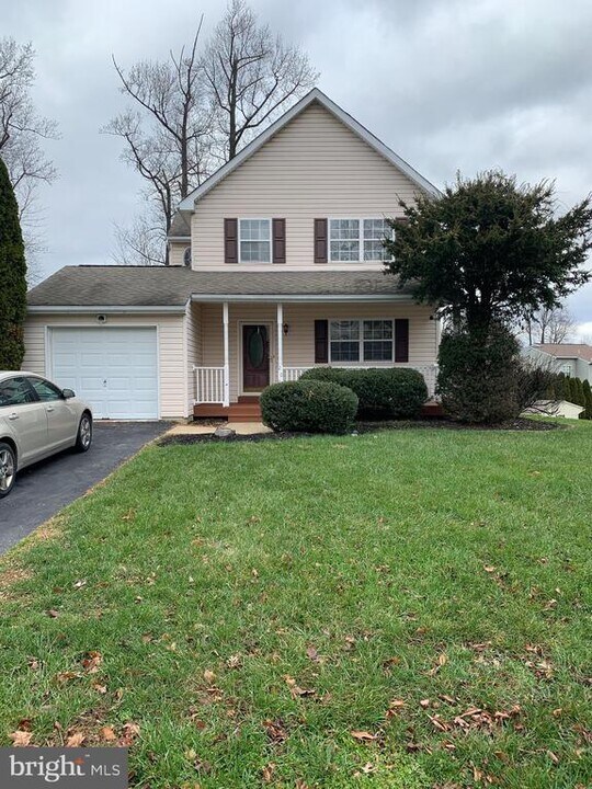 204 Pennford Pl in Garnet Valley, PA - Building Photo