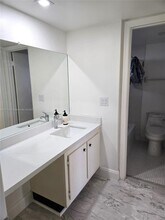 9311 Orange Grove Dr, Unit 406 in Davie, FL - Building Photo - Building Photo