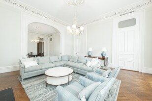 1 E Battery in Charleston, SC - Building Photo