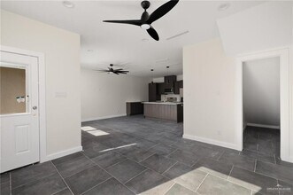 914 Bicentennial Blvd in McAllen, TX - Building Photo - Building Photo