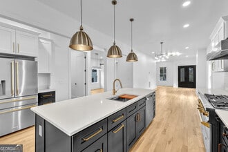 2361 Lynn Iris Dr in Decatur, GA - Building Photo - Building Photo