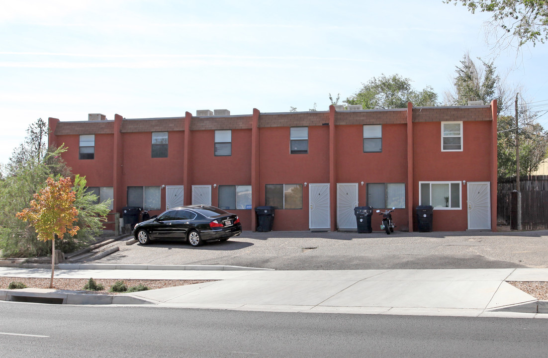 301 Morningside Dr SE in Albuquerque, NM - Building Photo