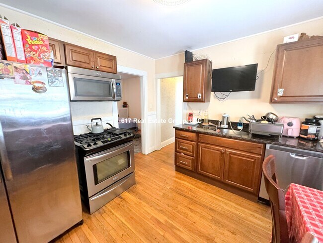 62 Litchfield St in Boston, MA - Building Photo - Building Photo