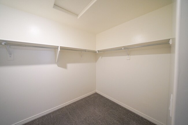 property at 3243 S Fossil Hls Dr