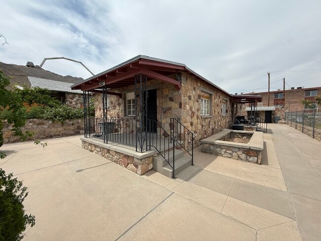 2527 Fort Blvd, Unit A
