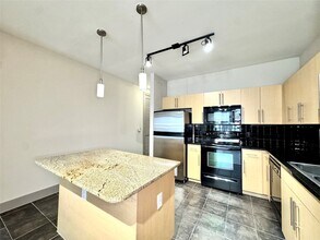 3660 Richmond Ave. in Houston, TX - Foto de edificio - Building Photo