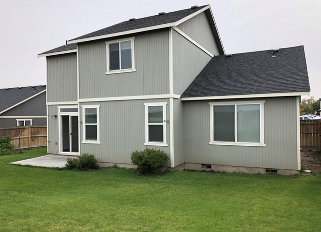 1514 Tennessee Dr in Moses Lake, WA - Building Photo - Building Photo