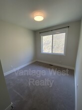 1901 Northern Flicker Ct in Kelowna, BC - Building Photo - Building Photo