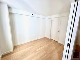 East 39th Street, Unit 17A in New York, NY - Building Photo