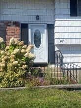 47 Bowling Ln in Deer Park, NY - Building Photo - Building Photo