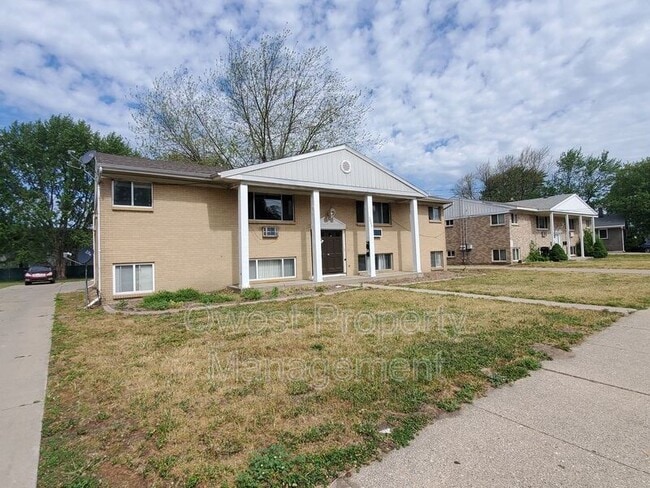 property at 3027 Taft Ave SW