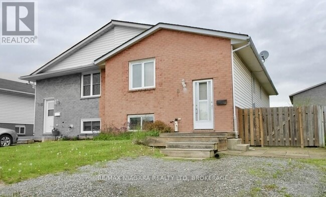 8 Briarsdale Crescent