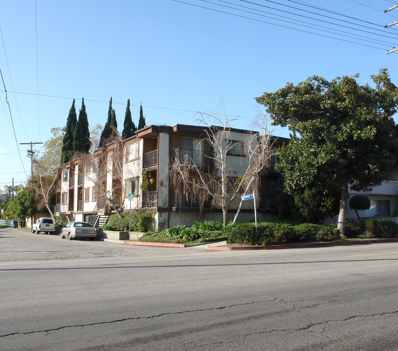 12202 Magnolia Blvd in Valley Village, CA - Building Photo