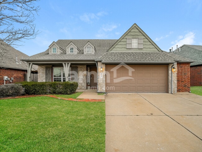 property at 917 S Desert Palm Ave